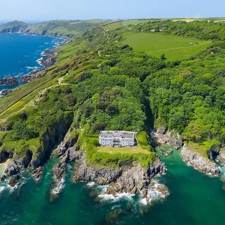 1 The Old Signal House, Penlee Point Apartment